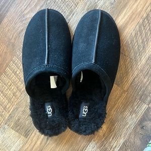 NWOT Ugg Slippers